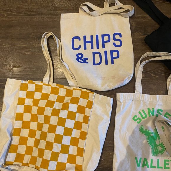 Tote bag galore! - Picture 2 of 4